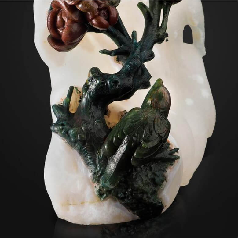 Птичка на ветке